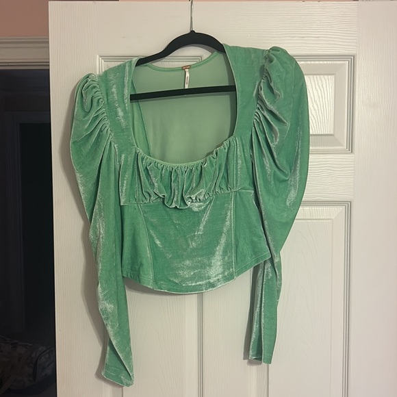 Free People Hold Me Puff Sleeve Velvet Top (size small) - Picture 3 of 4